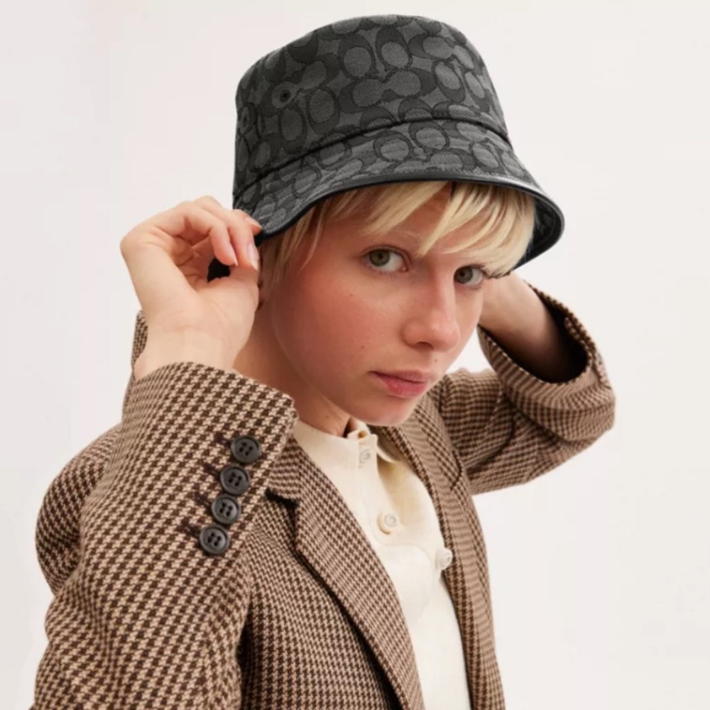 Coach signature Jacquard bucket hat black